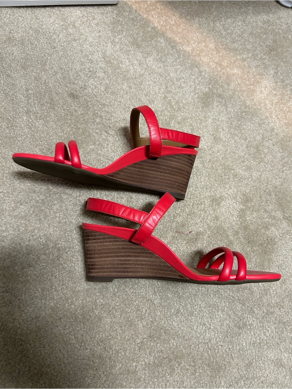 Vionic Wedge Sandals - Poppy (red) Women's size 8 - Picture 2 of 4